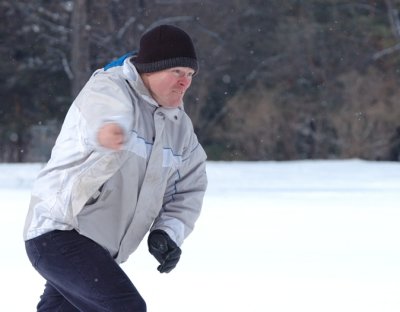 Daredevil Mike won the Above Freezing Division by a single stroke
