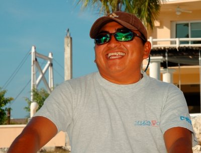 Capitan Enrique,  Always Smiling