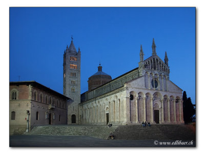 Duomo S. Cerbone in the twilight