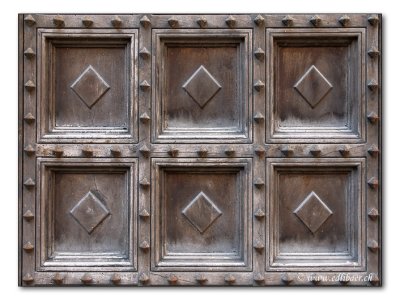 Dom Siena / detail of the doorway