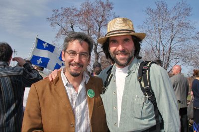Scott et moi nous sommes connus
bien avant son entré en politique.
Nous nous sommes croisé au rassemblement
du « JOUR DE LA TERRE » le 22 avril 2007.
Allez voir la galerie...