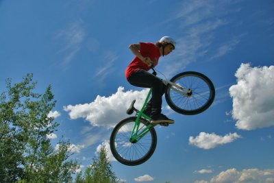 BIKE / BICYCLE ( JUMP )