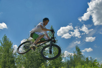 BIKE / BICYCLE ( JUMP )