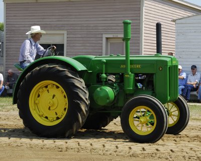 John Deere D.jpg