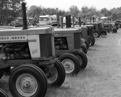 Row of tractors BW a.jpg