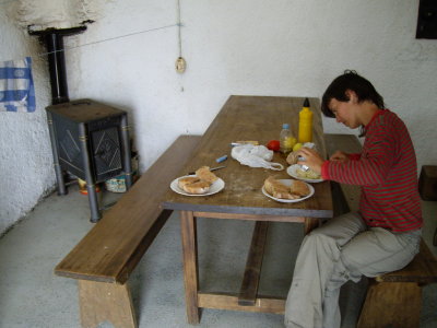 fent-nos el dinar al Refugi de Usciolu. Avui han estat 1100 mts d'ascens, 800 mts de descens i 14,5km