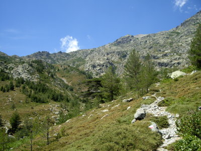pujant cap al refugi de Petra Piana
