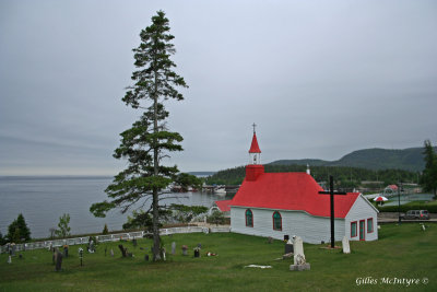 The Chapel take care on bay / La Chapelle veille sur le village.jpg
