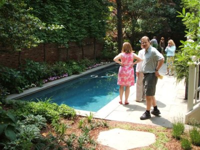 The next garden had -- to Don's delight -- the perfectly-sized lap pool!