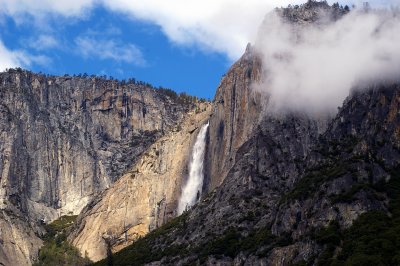 Yosemite_Upper_Falls_zoom.jpg