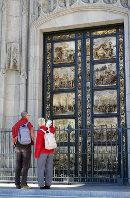 Grace Cathedral: Ghiberti door copy 9298.jpg