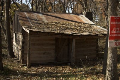 old abandonded cabin