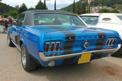 Mustang Arrire