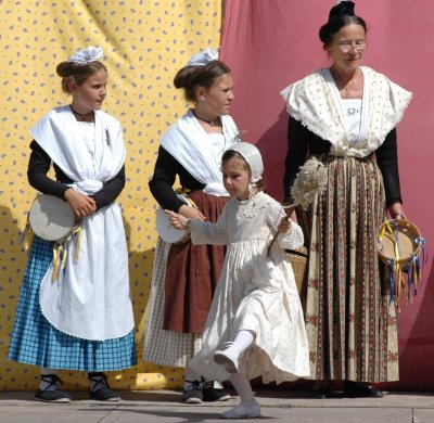 Grp_FolKlo085.JPG