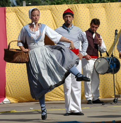 Grp_FolKlo260.JPG