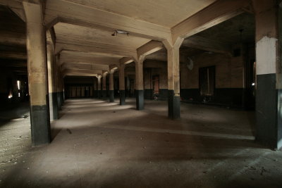 Ft McDowell barracks  interior, Subterranea flash technique.JPG
