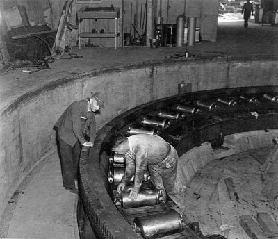 Setting racer ring for 16-inch gun carriage at Btry #131 (U.S. Army)