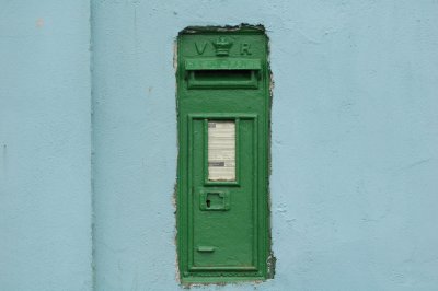 The greening of a Victorian letterbox - Gaelú na Banríona!