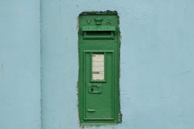 The greening of a Victorian letterbox - Gael na Banrona!