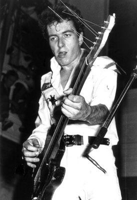 002M-Joe Strummer.jpg