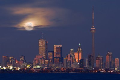 105 Clouded Toronto Moonrise.jpg