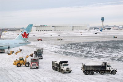 112 Airport snow cleanup 4.jpg