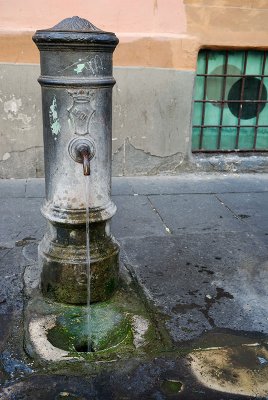 119 Rome water tap.jpg