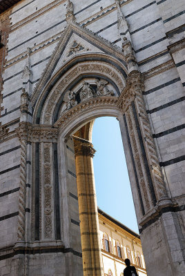 133 Siena archway.jpg