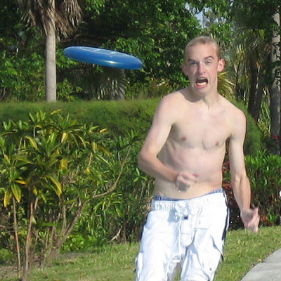 Be the frisbee, hate the Frisbee