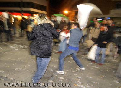 batalla de almohadas en Madrid (15).JPG