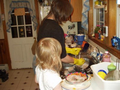 Mom and Jess team up on the dishes