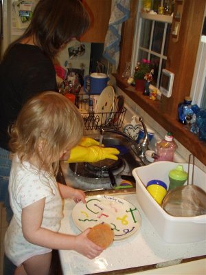 Mom and Jess team up on the dishes