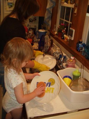 Mom and Jess team up on the dishes