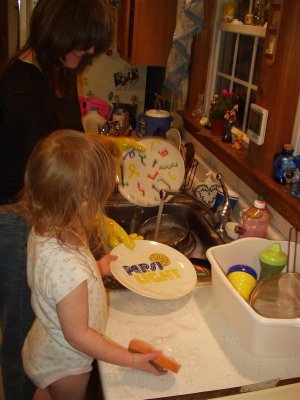 Mom and Jess team up on the dishes