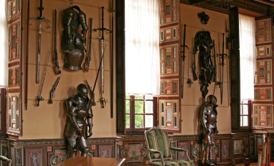 Cheverny - weapons room