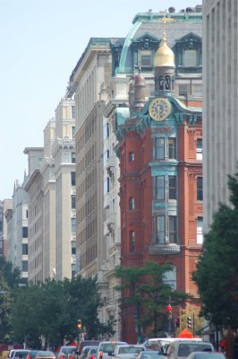 128.jpg  Looking up 15th Street