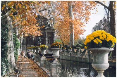 Autumn in Paris  - Fontaine de Mdicis (Luxembourg)