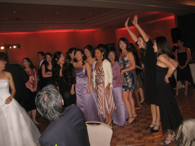 bouquet toss