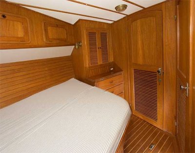 fwd cabin, looking aft