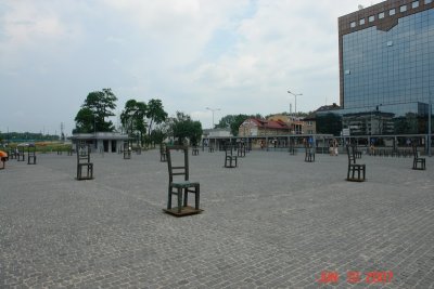 Holocaust memorial in jewish quarter.JPG