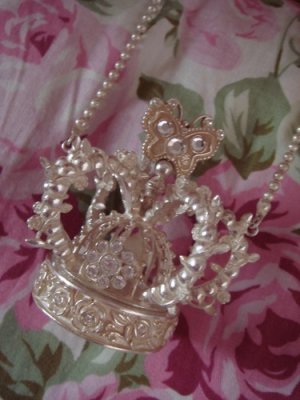 baby the star 8cm crown necklace $800