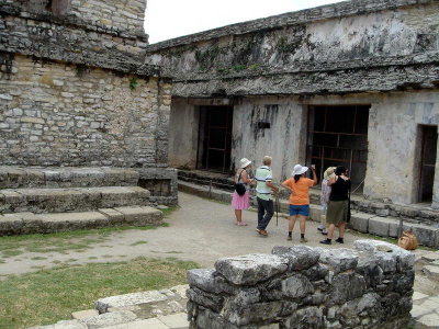 Palenque_Ruinas_032.jpg