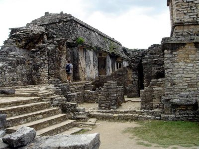 Palenque_Ruinas_034.jpg