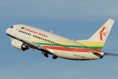Boeing 737-500 Lithuanian Airlines LY-AZX