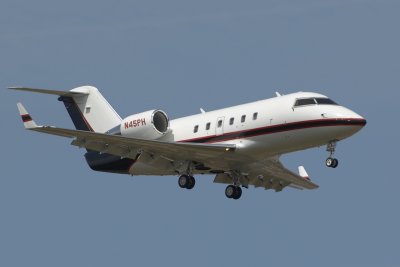 Canadair CL-600-2A12 Challenger 601 N45PH