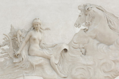 Bas relief se trouvant sur le fronton du thatre municipal de Tunis