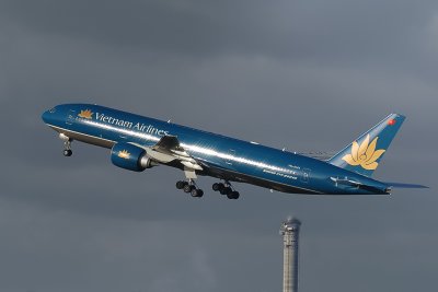 Boeing 777 Vietnam Airlines VN-A141