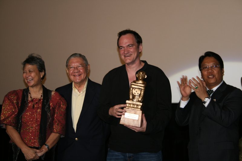 Quentin Tarantino proudly shows his LAA