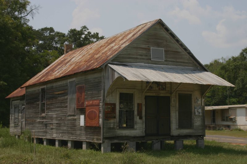 Old grocery store in Grand Ridge, Florida