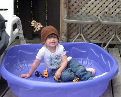 Cailynn pool hat.jpg